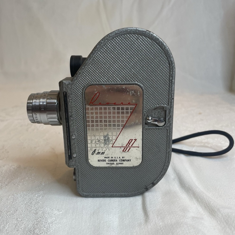 Vintage Revere Model 87 8mm Movie Camera UNTESTED